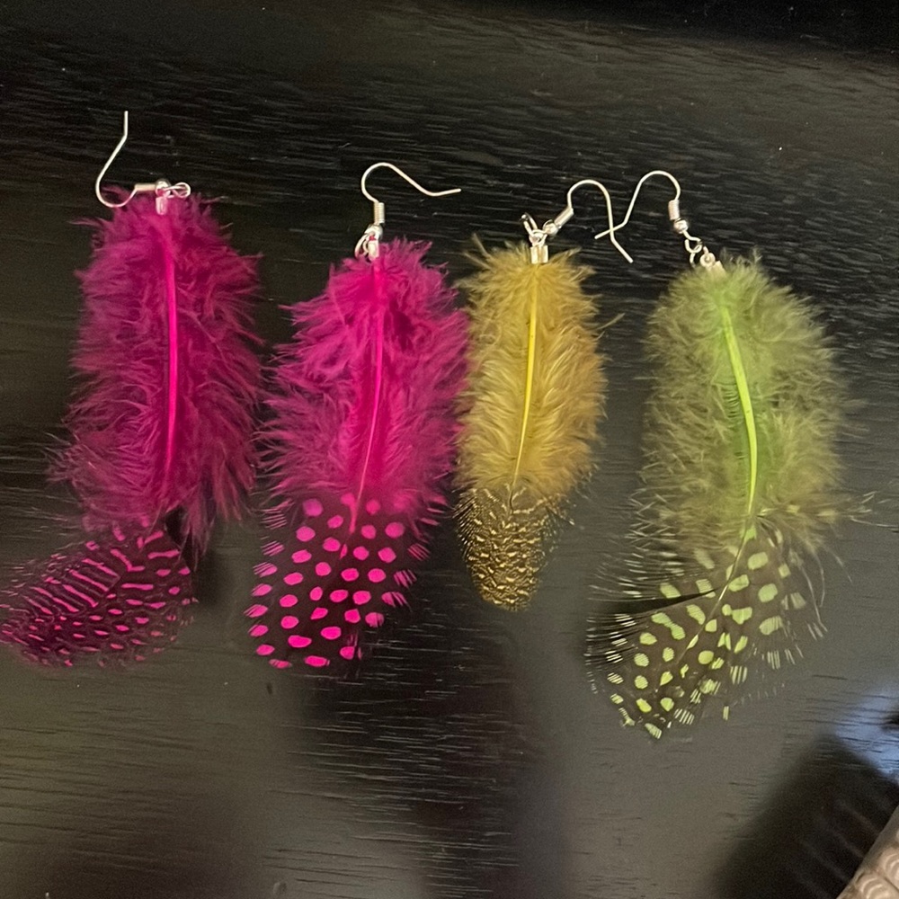 3/$15 Pair of green and pink feather earrings